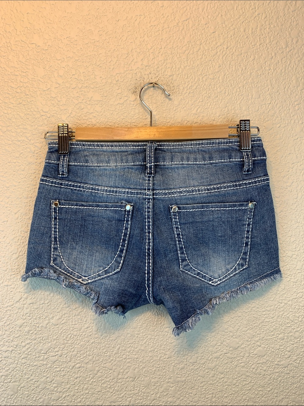 No Boundaries denim short sz 1 festival summer lowrise boho crochet dark wash - Picture 3 of 4